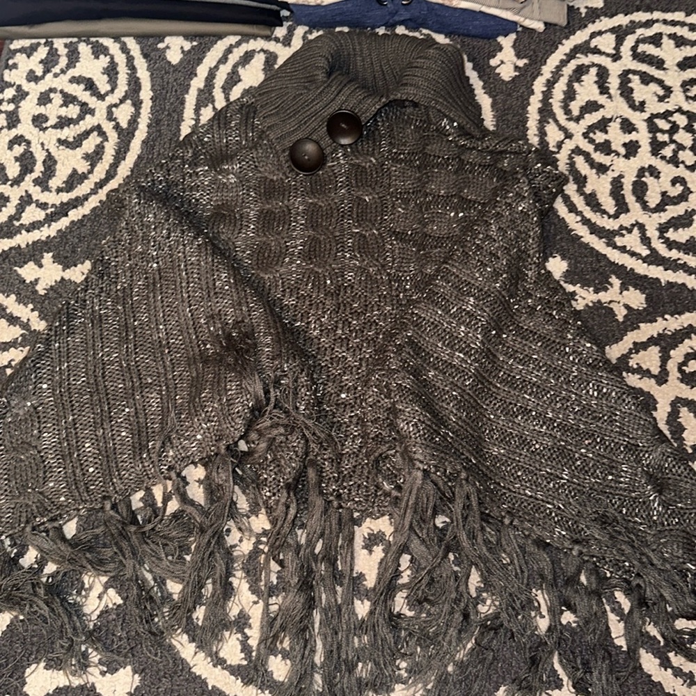 Sequen gray poncho